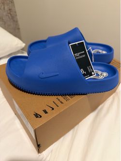 Youth 6Y Nike calm slides