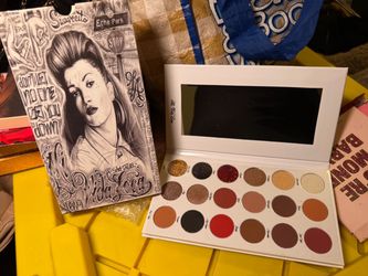 Mi Vida Loca Sad Girl Eyeshadow Palette