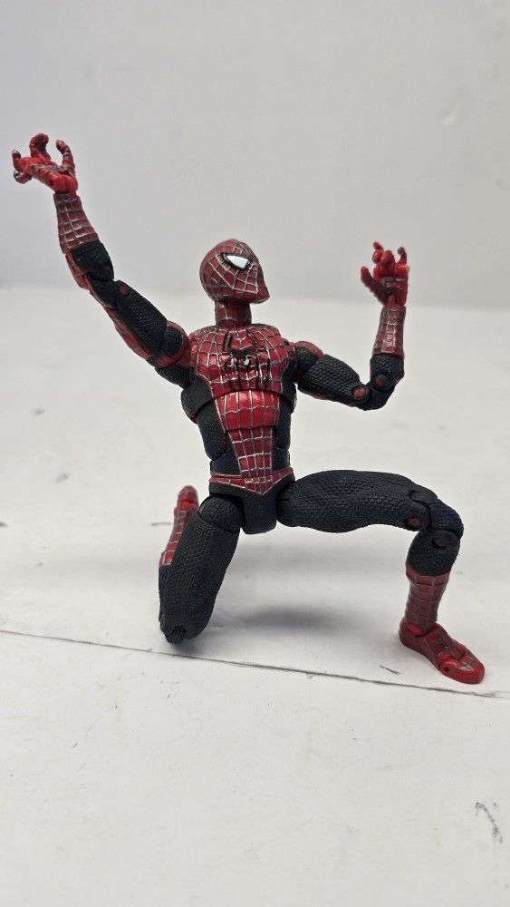 ToyBiz Spider-Man Super Poseable Action Figure Kids Toy over 30 POA Man Cave Kids Room Movie Figs