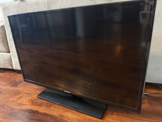 32" Samsung LED TV (UN32EH4003) – Great Condition!