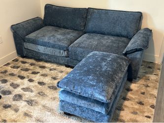 Excellent condition Teal Blue Couch EXTRA plush