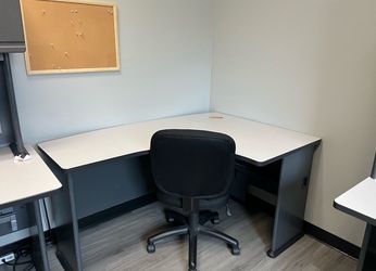 Corner desk- 5-6”