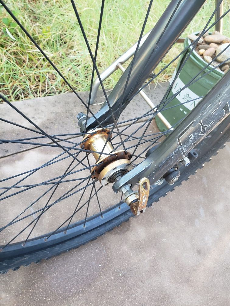 Mongoose blackcomb 24 speed mountain bike for Sale in Rancho Cordova, CA - OfferUp