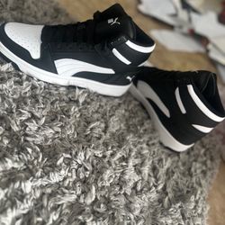 Boys High Top Pumas 