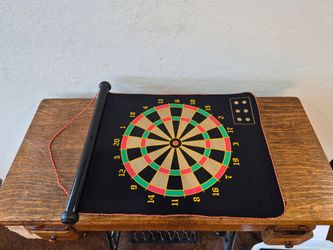 Portable, Roll-up Magnetic Dartboard
No Magnetic Darts Included