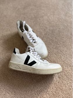 VEJA shoes Women’s size 8