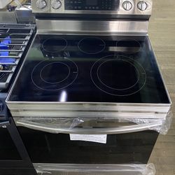 Samsung 30” Electric Range with Airfry In Stainless Steel