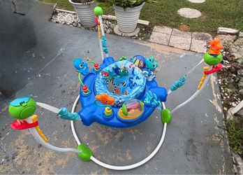 Musical baby jumper