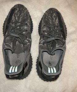 Size 8 Yeezy Very Good Condition