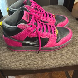 Run the Jewels x Nike SB Dunk High (Hi) QS (Active Pink Pony Hair) 