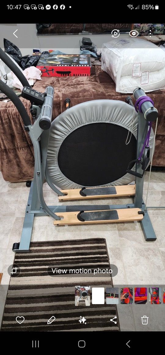 EXERCISE   TRAMPOLINE  LIKE NEW...