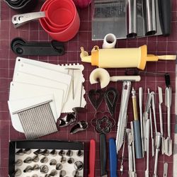 Complete Cake Decorating Kit  150+ Pieces