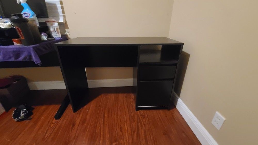 Office Desk(LOSING HOME SALE All Items Must Go By 6/29)
