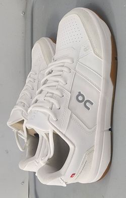 On Running White Low-Top Sneakers Gum Sole
