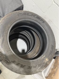 Cauchos gomas tires 265/60/20 solo 5 mil millas están como nuevas