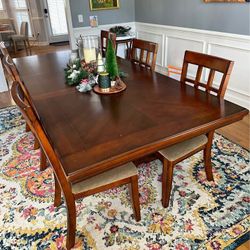Dining Table And 6 Chairs "It's Beautiful" No Scratches Pickup Today Or We Offer Delivery 
