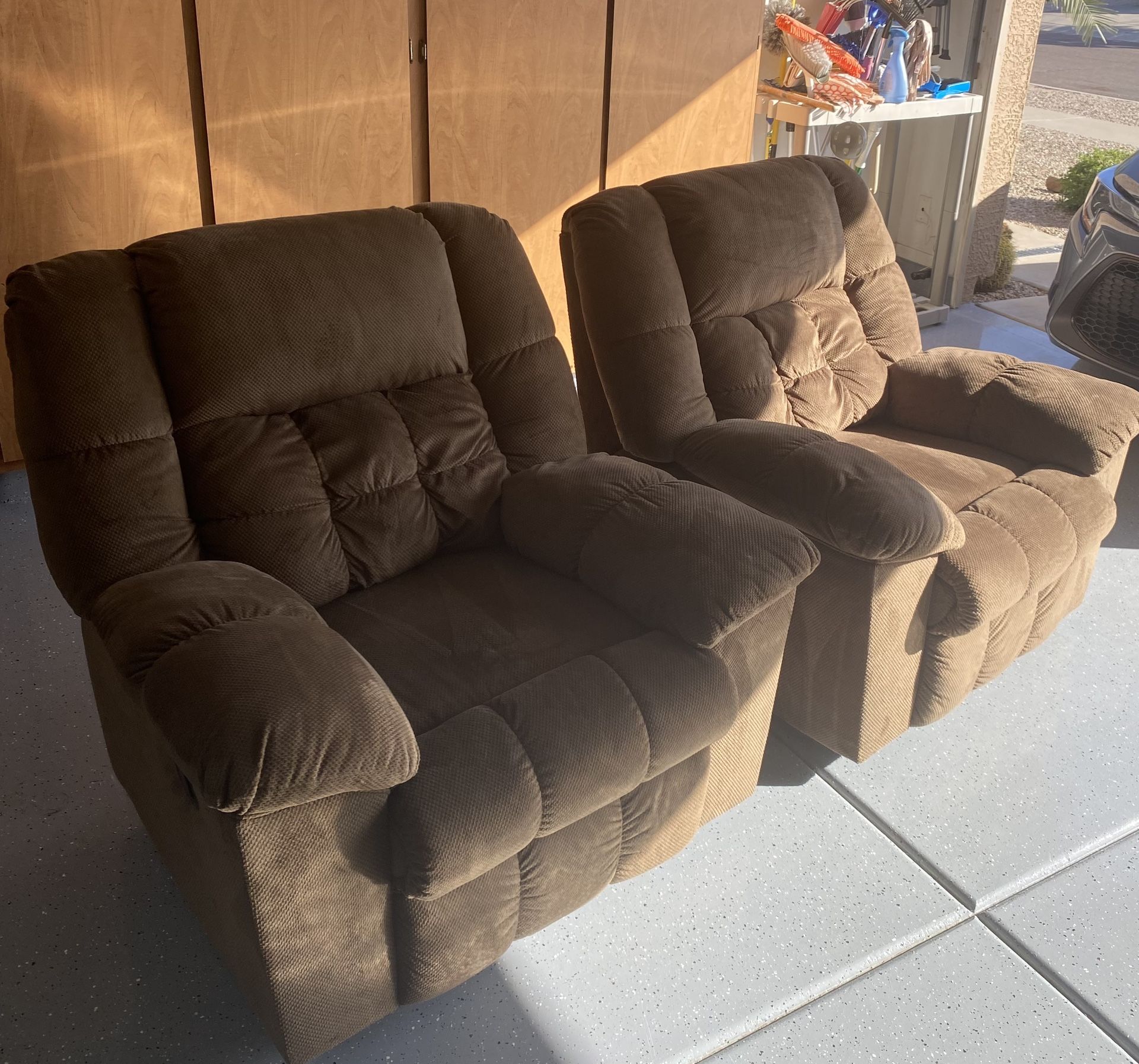 Recliner Chairs