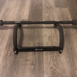  Pull-Up Bar