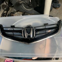 Honda badge grill will fit on tsx 