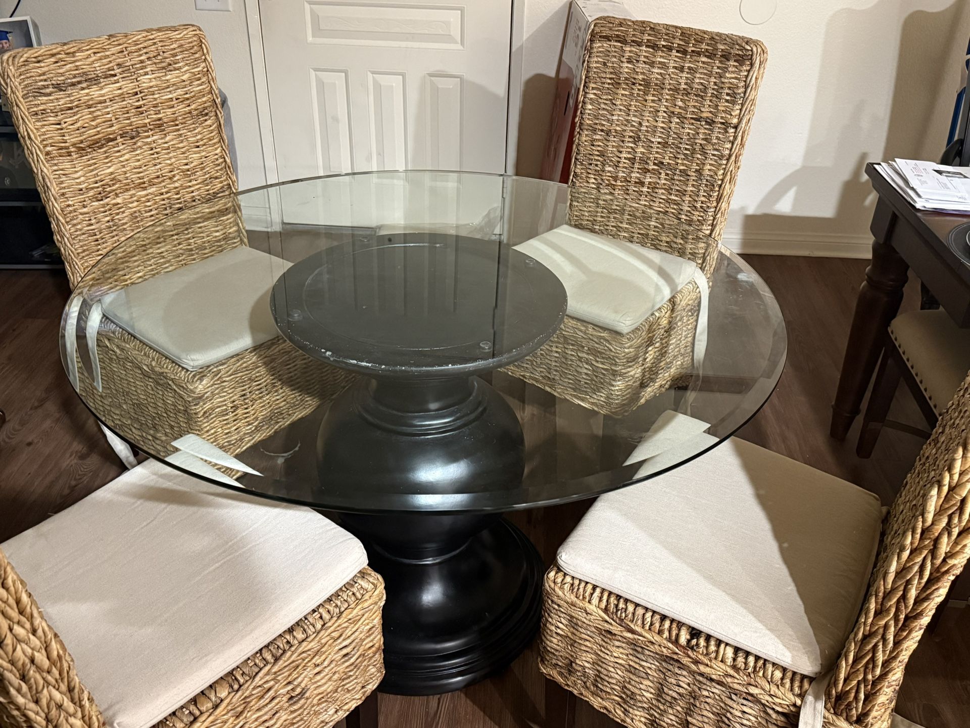 Dinning Table and Chairs