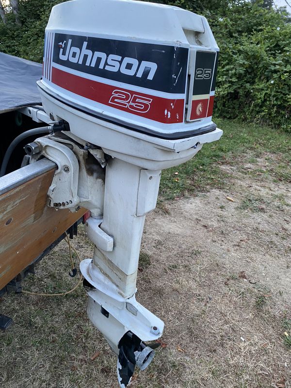 750 Johnson Outboard motor 25 hp along Shaft for Sale in Everett, WA