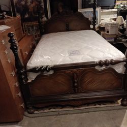 Vintage  Full Size Bed It's  Gorgeous For Sale. 
