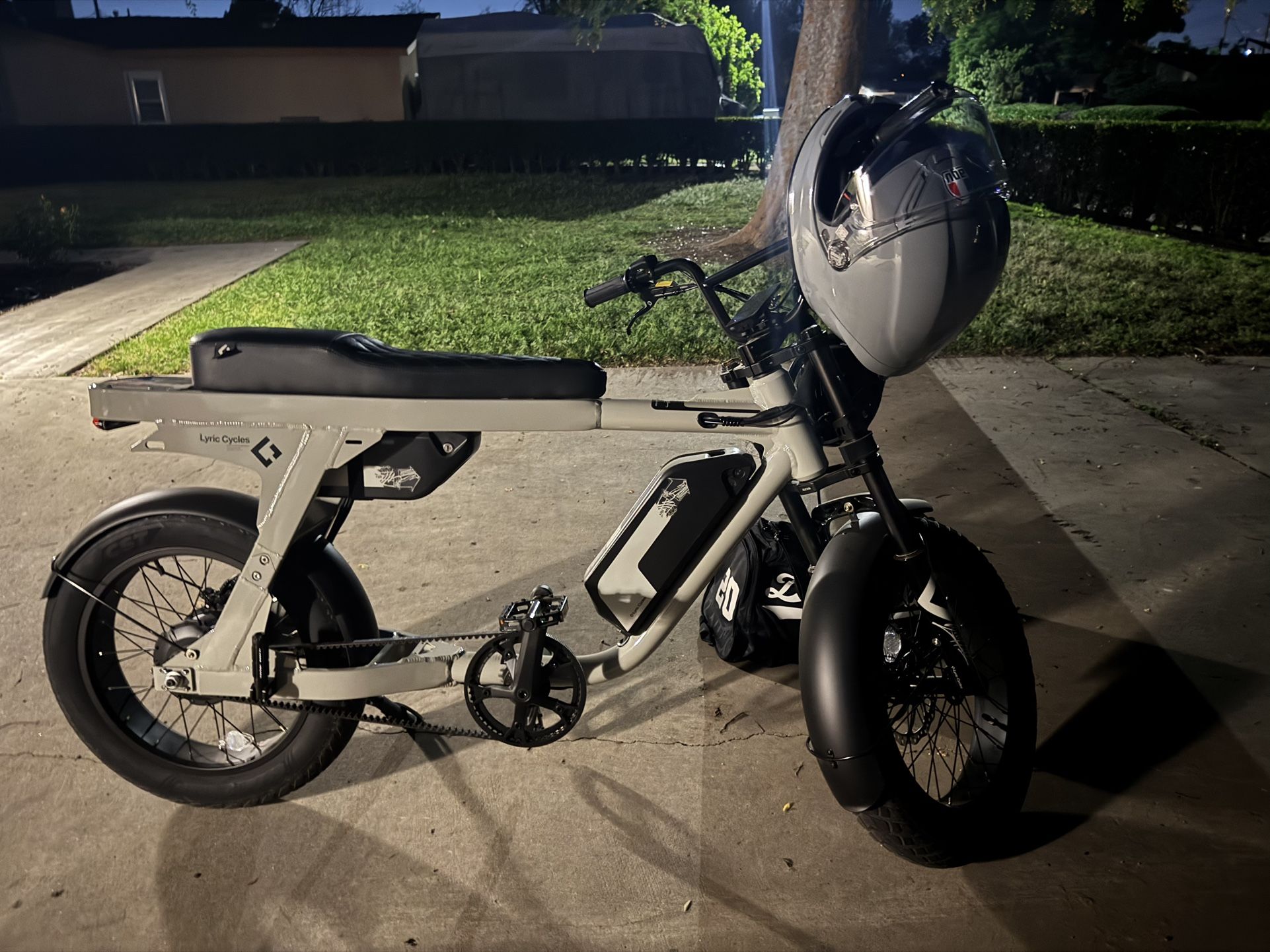 E-bike Graffiti Lyric  $2500 OBO 