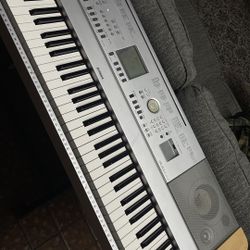 Yamaha DGX 640