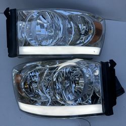 Dodge Ram 1500/2500/3500 Headlight Year 2006-2009