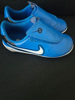 Soccer shoes for  kids