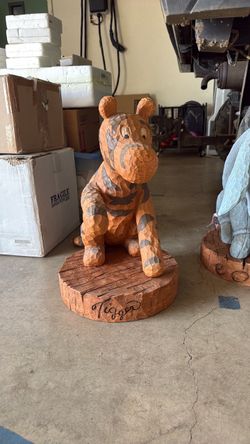 Disney Winnie the Pooh 75th Anniversary Tigger Big Fig 2001 RARE BROKEN TAIL