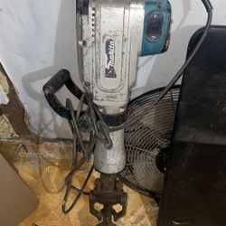 Makita Jack Hammer 