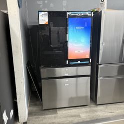 Samsung - Bespoke 23 cu. ft. Counter Depth 4-Door French Door Refrigerator with AI Family Hub+ - Charcoal Glass & Stainless Steel