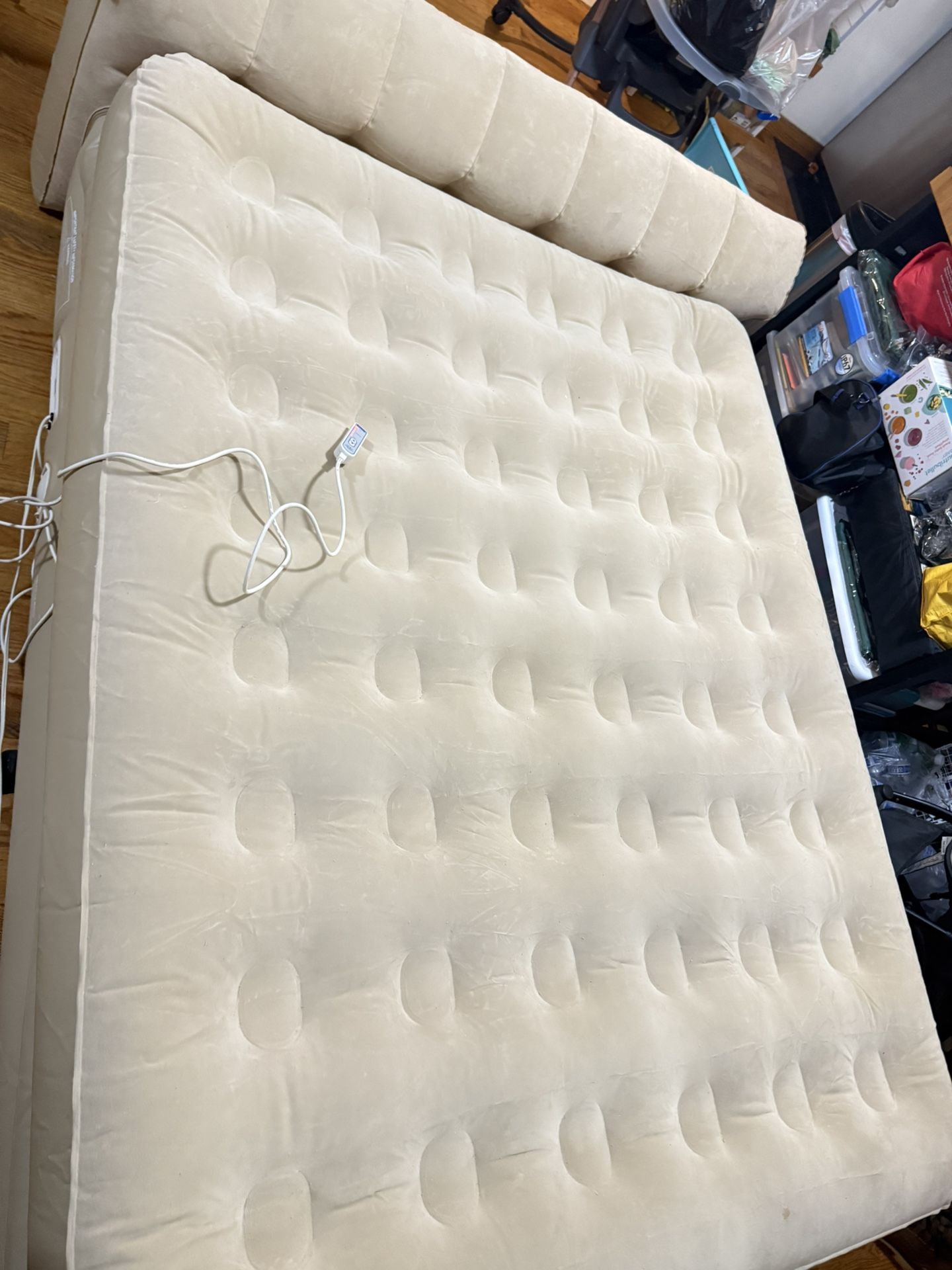 Queen Air Mattress with Headboard, 18 Inch Inflatable Mattress with Built in Pump