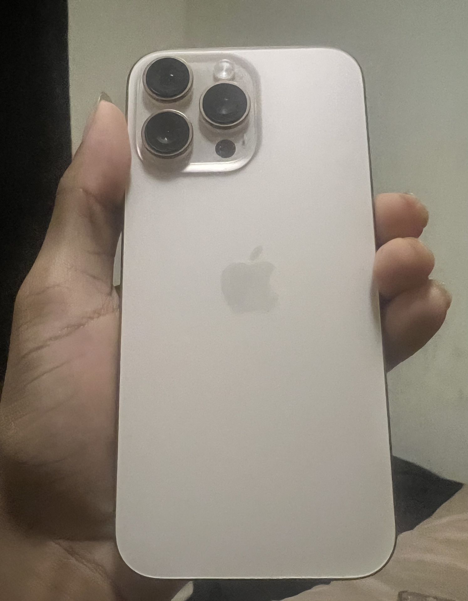 iPhone 16 Pro Max  Desert Titanium 256GB