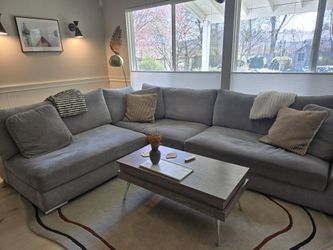 DANIA Sectional