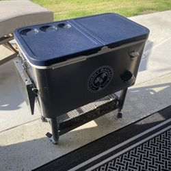 Tommy Bahamas Cooler