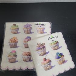 Cupcake Scalloped Edge Luncheon And Beverage Napkins