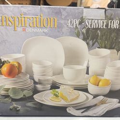 Brand New Inspiration By Denmark 42 Piece Soft Square Dinnerware Set Dining