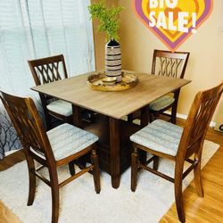 ❤️❤️❤️ GORGEOUS BAR HEIGHT DINING TABLE & MATCHING CHAIRS IN EXCELLENT CONDITION ❤️❤️❤️