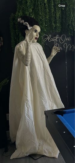 Bride of Frankenstein Halloween Animatronic