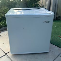 Mini fridge