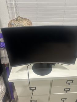 27in Samsung Curved Monitor