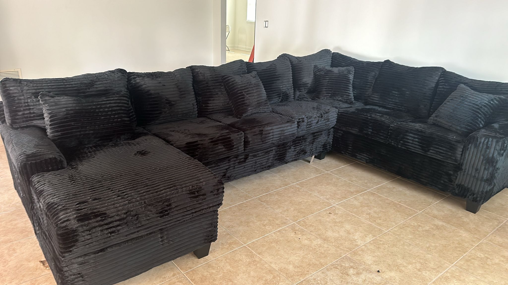 Black U Shape Sectional. 🚚WE DELIVER🚚