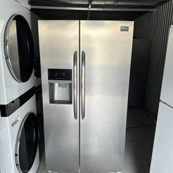 Frigidaire Refrigerator Good Condition Everything Works Fine 