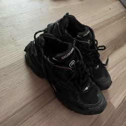 Balenciaga size 10