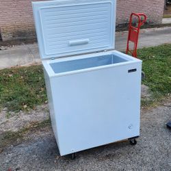 7 Cubic Ft Deep Freezer 