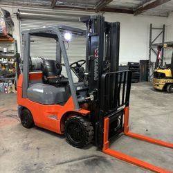 Forklift 