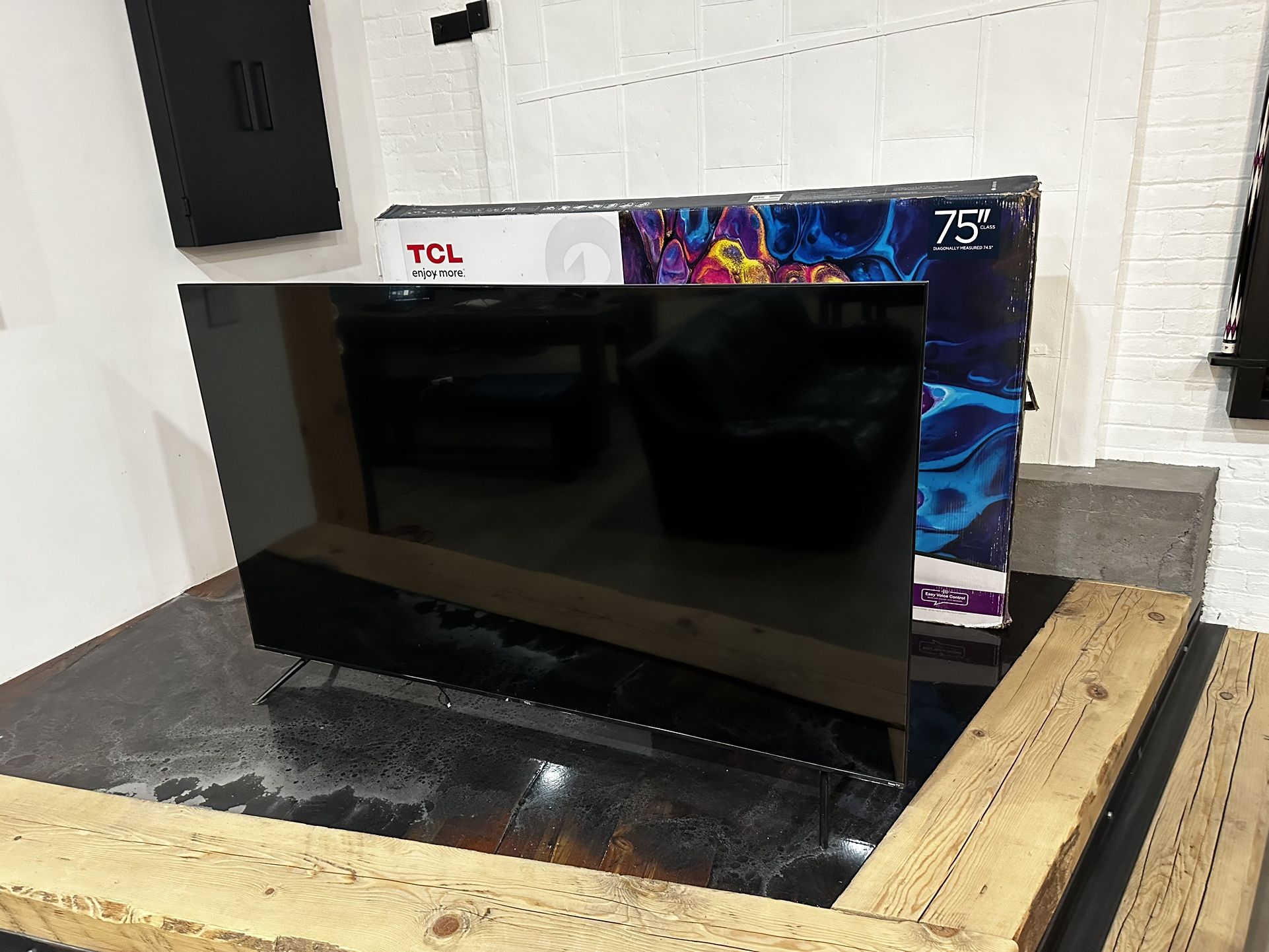 TCL 75" CLASS 5-SERIES 4K QLED DOLBY VISION HDR SMART ROKU TV - 75S535