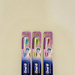 Oral B Toothbrushes 